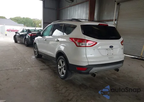 2013 Ford Escape Se z USA, uszkodzony, nr VIN 1FMCU9G9XDUC88095